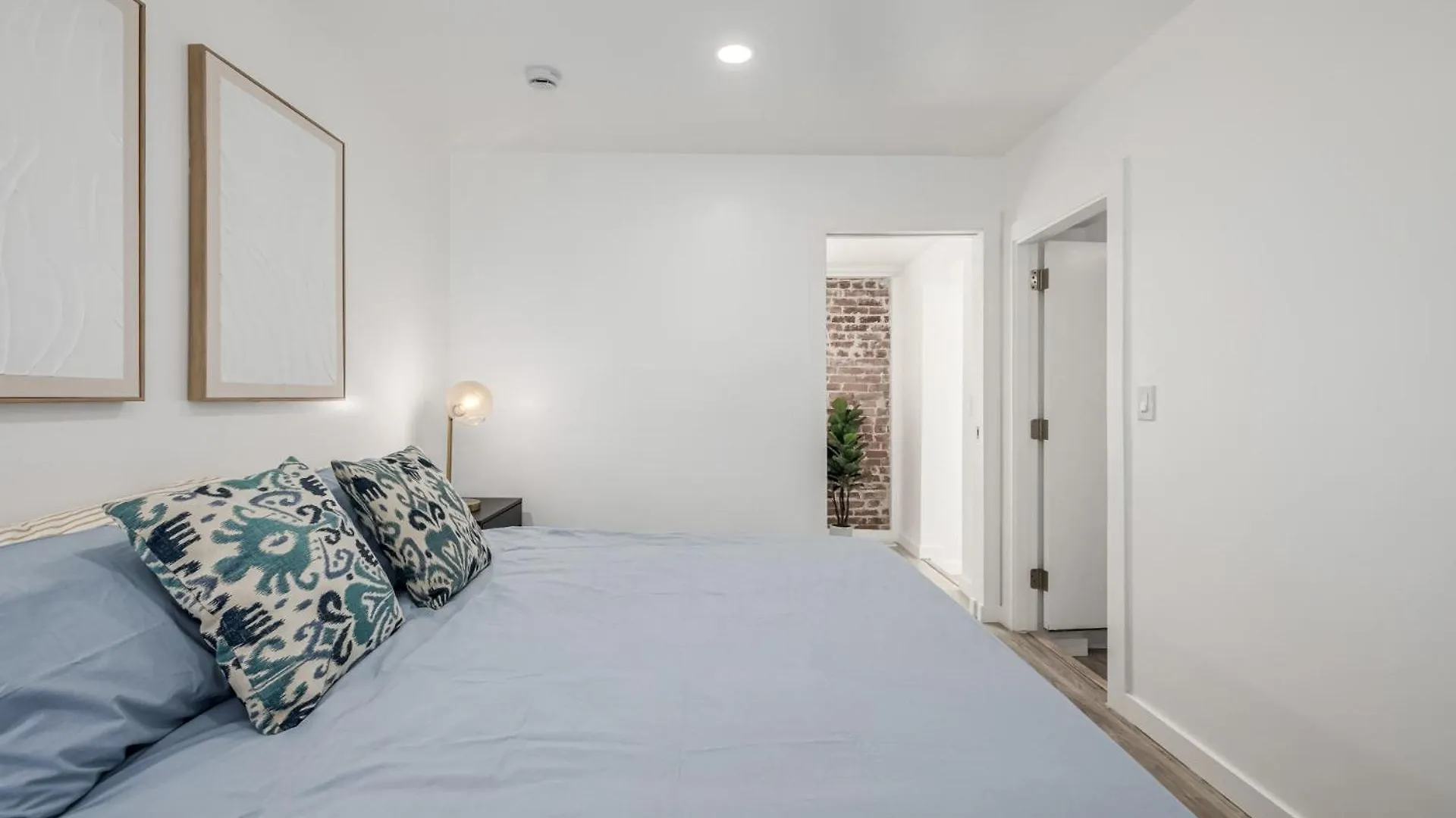 Great Remodeled Denver Bungalow 0*,