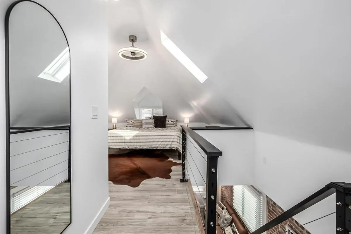 Great Remodeled Denver Bungalow Villa