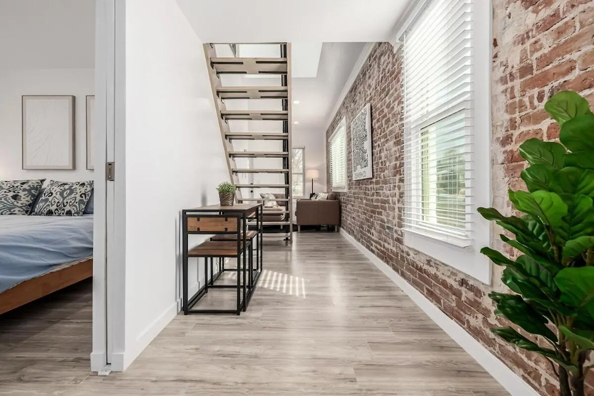 Great Remodeled Denver Bungalow Villa